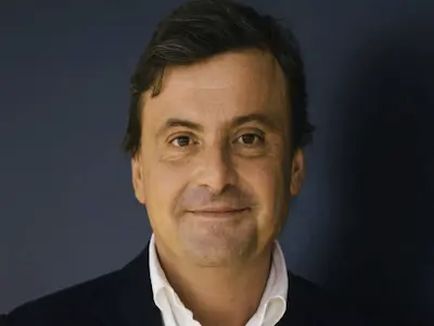 Carlo Calenda raccomanda Vantaxio